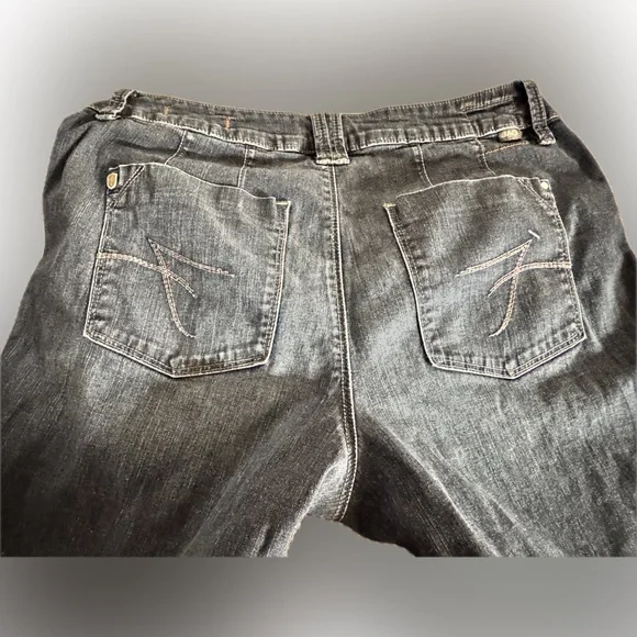 JAG Jeans Denim Bermuda Shorts -Size 10 -Dark Wash -Mid Rise -Little Stretch - Picture 7 of 8